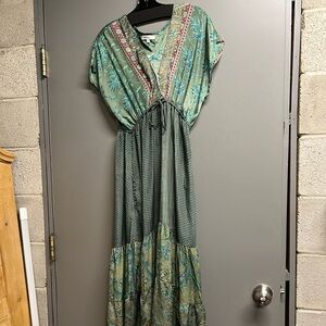 Chic Green Patterned Maxi Dress